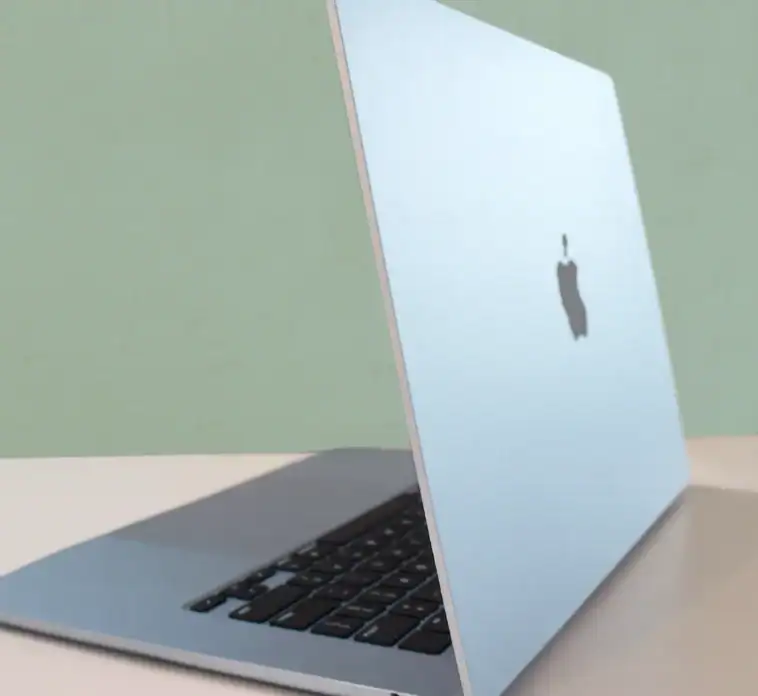 MacBook Air M4 Review 2025: Complete Guide & Performance Test