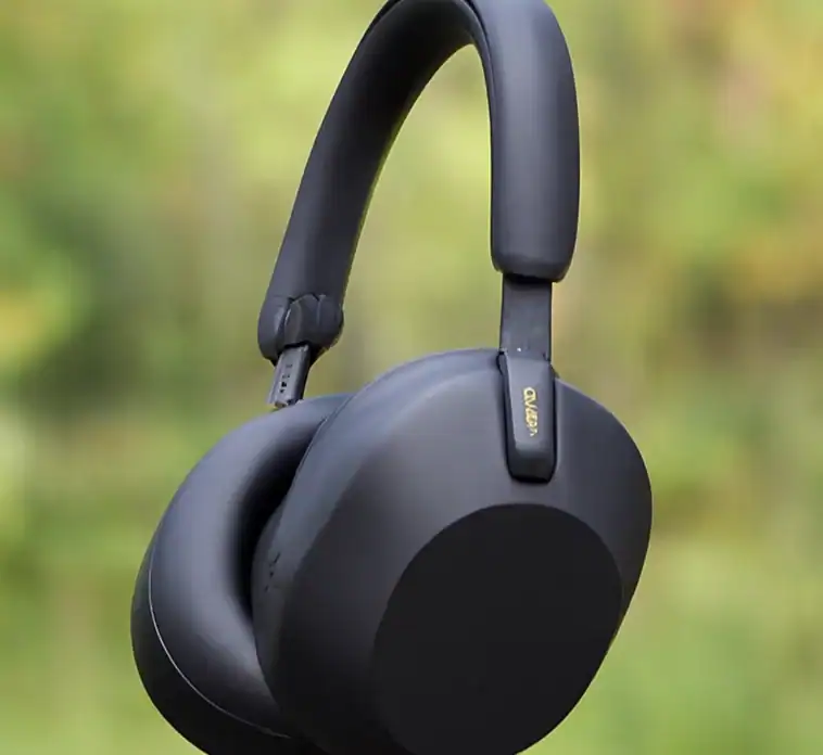 Sony WH-1000XM5 Review: Premium Wireless Headphones Worth It in 2025? Featured Image